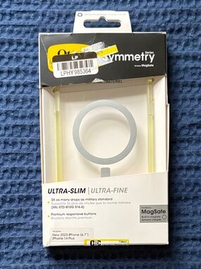 iPhone 14 Plus OtterBox Symmetry Series MagSafe Ultra-Slim Clear Case